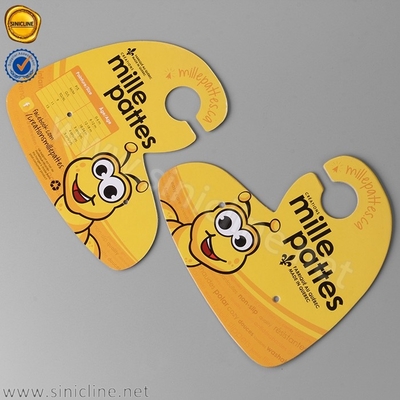Fertigten freundliche Pappaufhänger Eco netten gelben Kinderschuh-Aufhänger besonders an