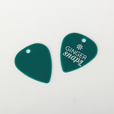 Grüne kleine Plastikhaken fertigten Logo Printing Plastic Guitar Pick besonders an